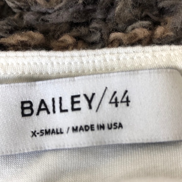 Bailey 44 top - Picture 2 of 2